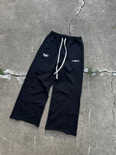 Load image into Gallery viewer, ARISE MONARCH BLACK SWEATPANT | SOLO LEVELING SET